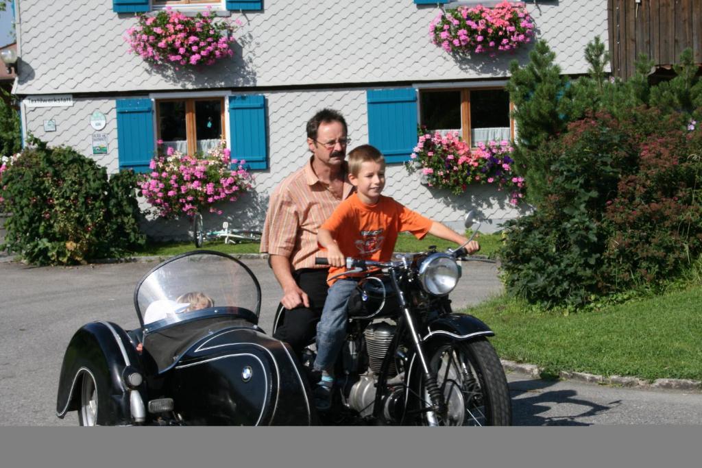 Haus Niederacher Georg Und Martha Krumbach  Exteriör bild